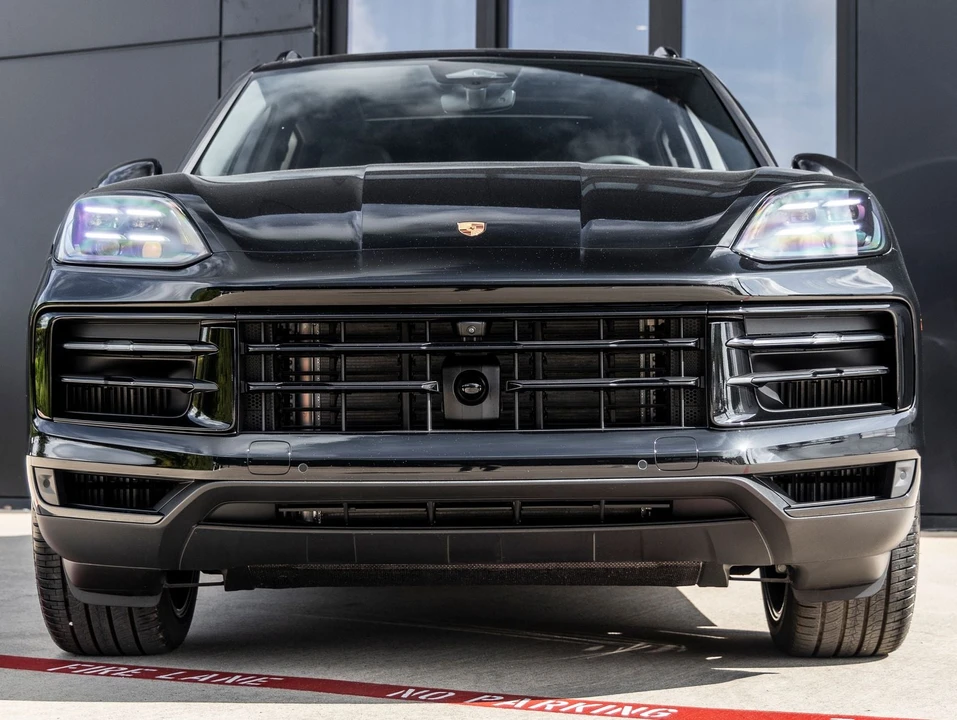 2026 Porsche 9Y0/9Y3 Cayenne - Image 8 of 31