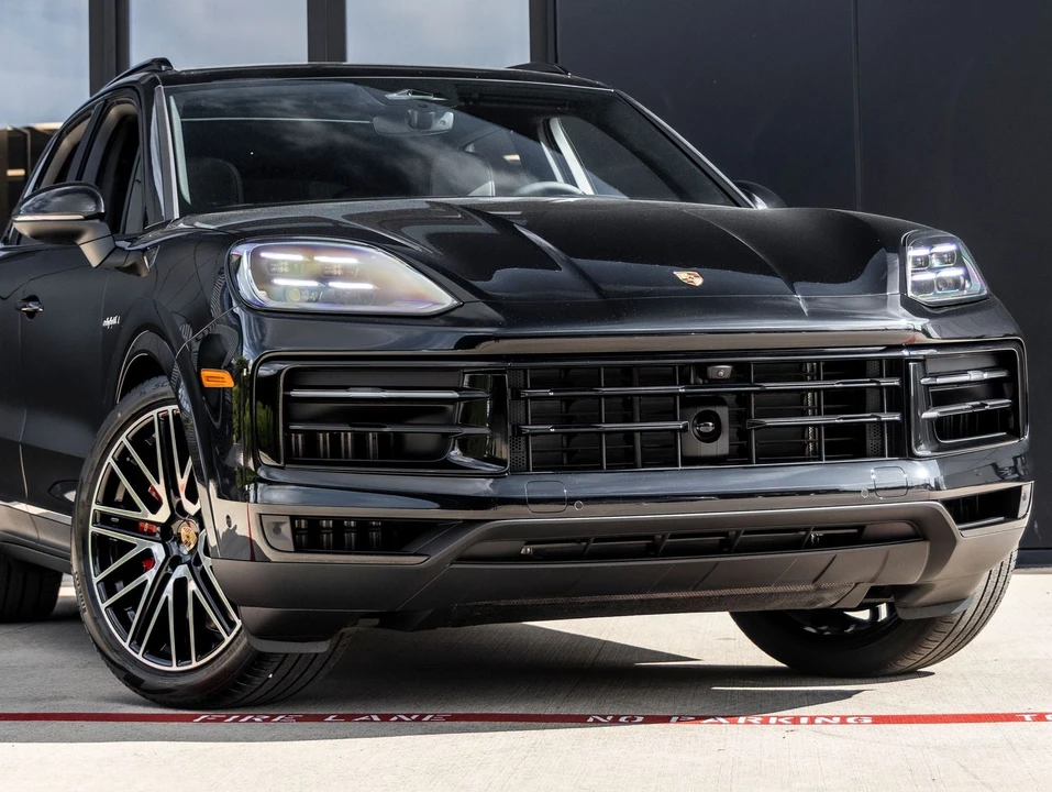 2026 Porsche 9Y0/9Y3 Cayenne - Image 9 of 31