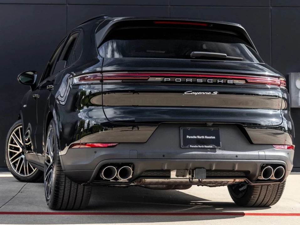 2026 Porsche 9Y0/9Y3 Cayenne - Image 3 of 5