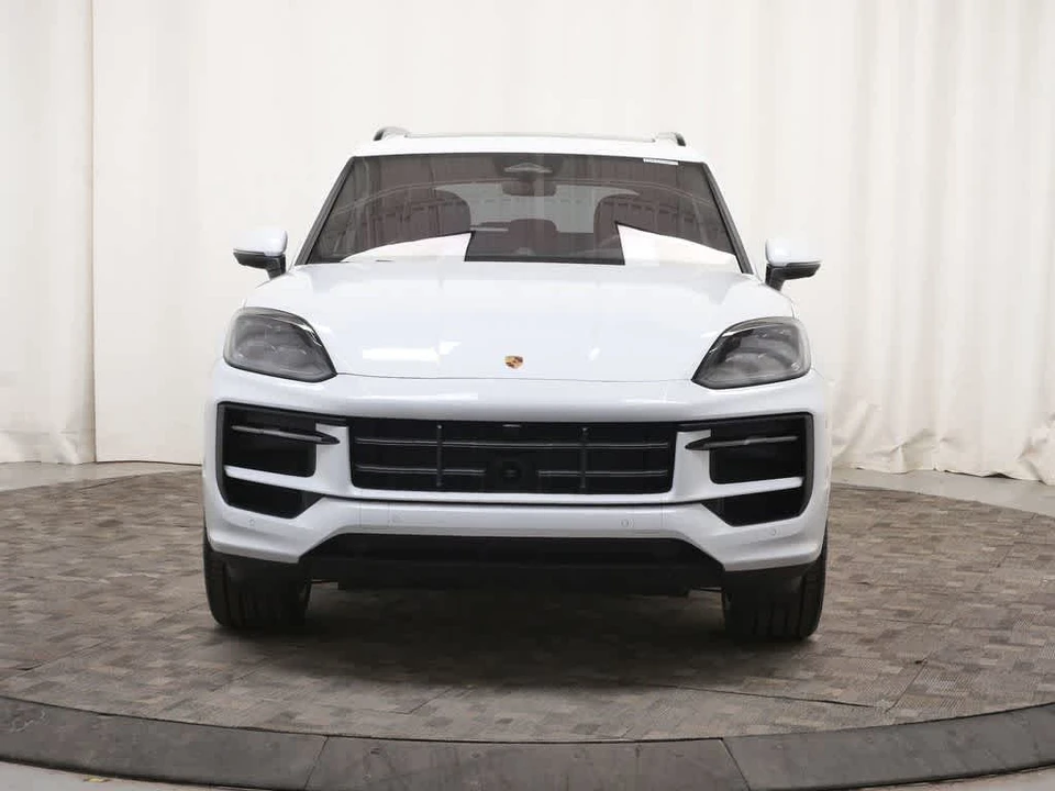 2026 Porsche Cayenne - Image 10 of 27