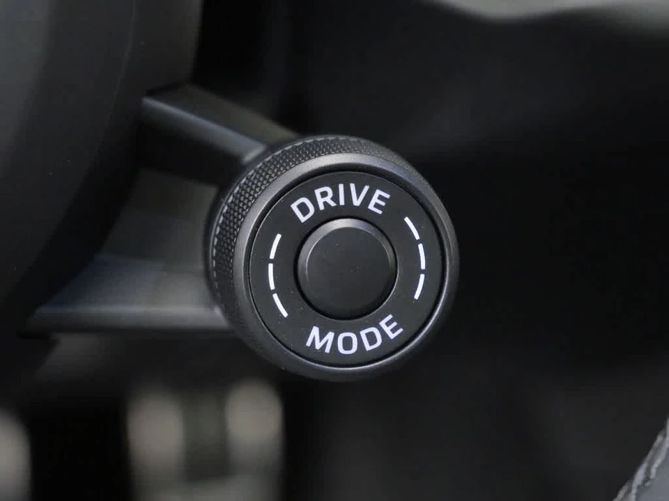 2026 Porsche Cayenne - Image 21 of 27