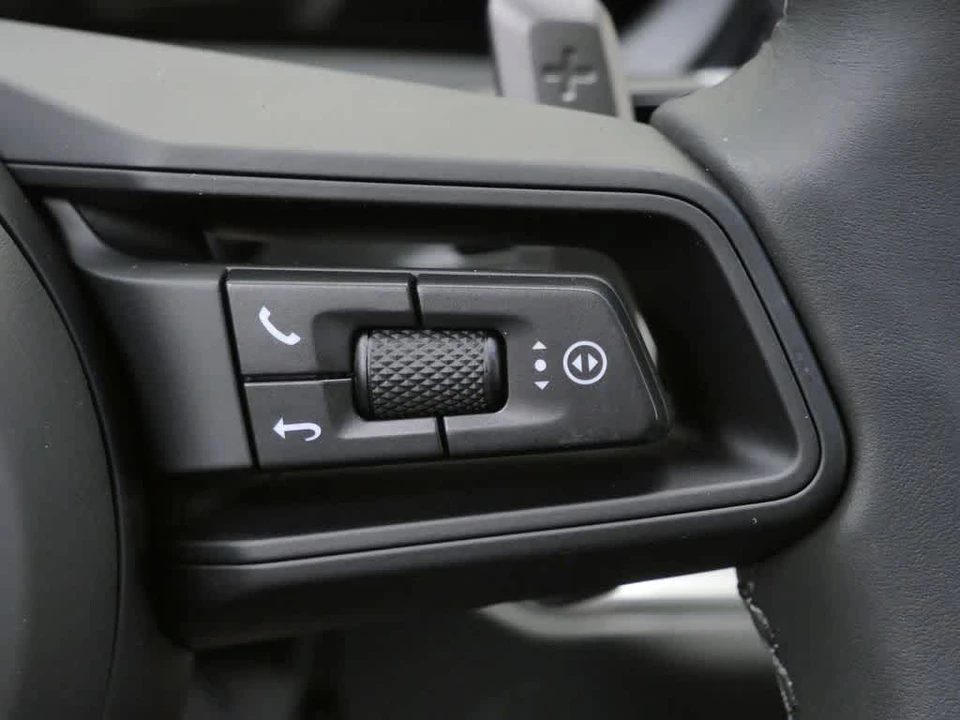 2026 Porsche Cayenne - Image 20 of 27