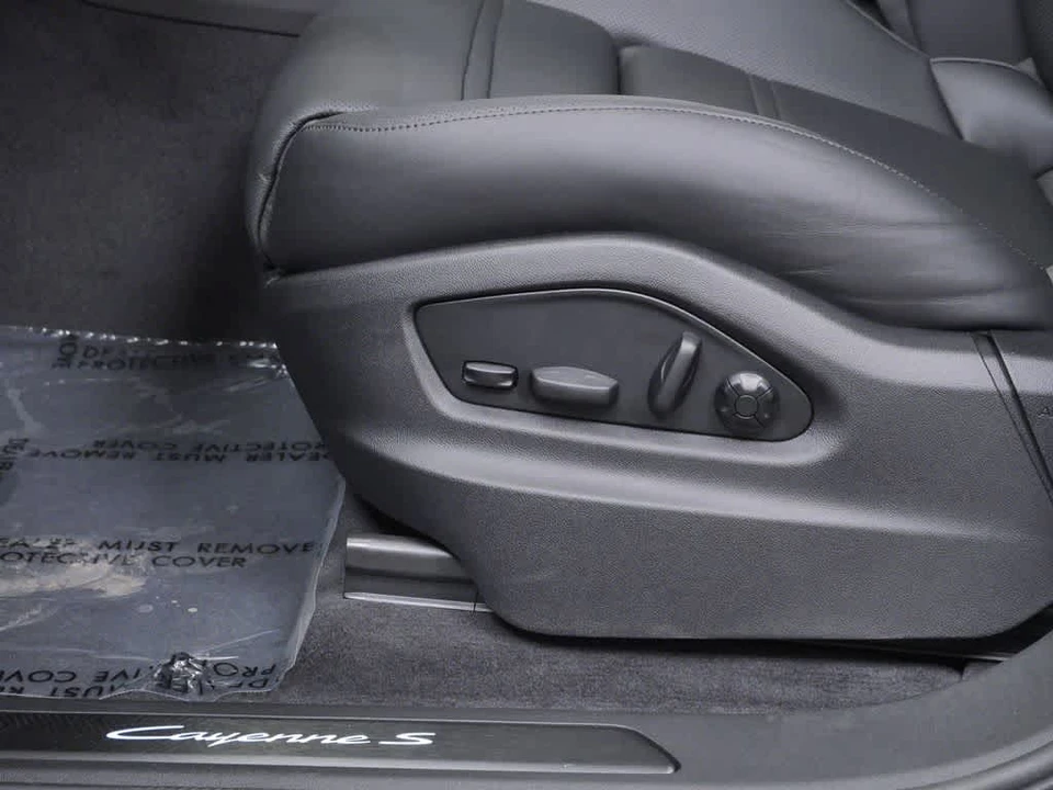 2026 Porsche Cayenne - Image 12 of 27
