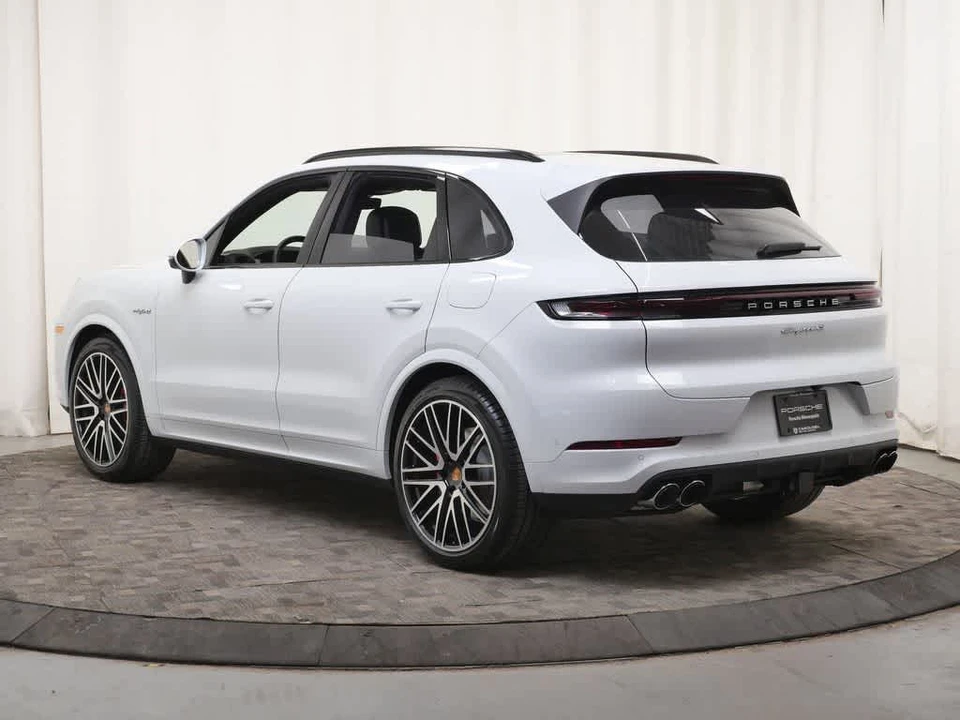 2026 Porsche Cayenne - Image 3 of 27