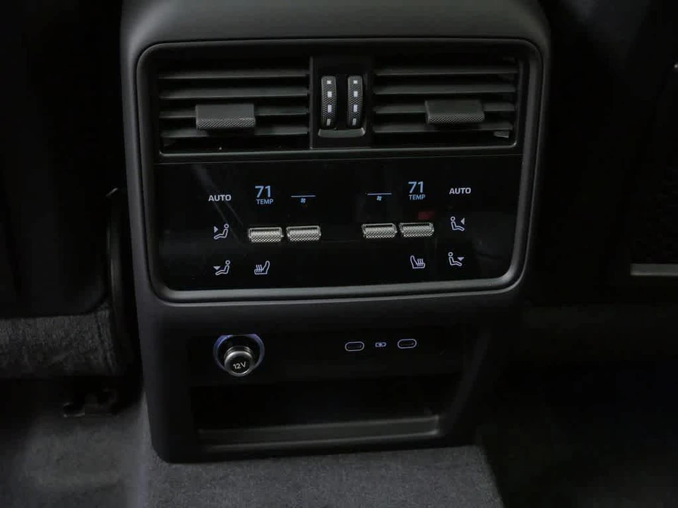2026 Porsche Cayenne - Image 15 of 27
