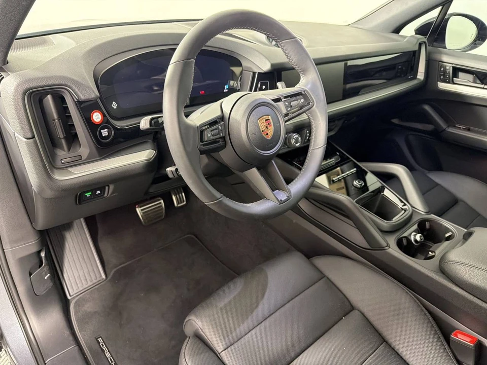 2026 Porsche Cayenne - Image 4 of 5