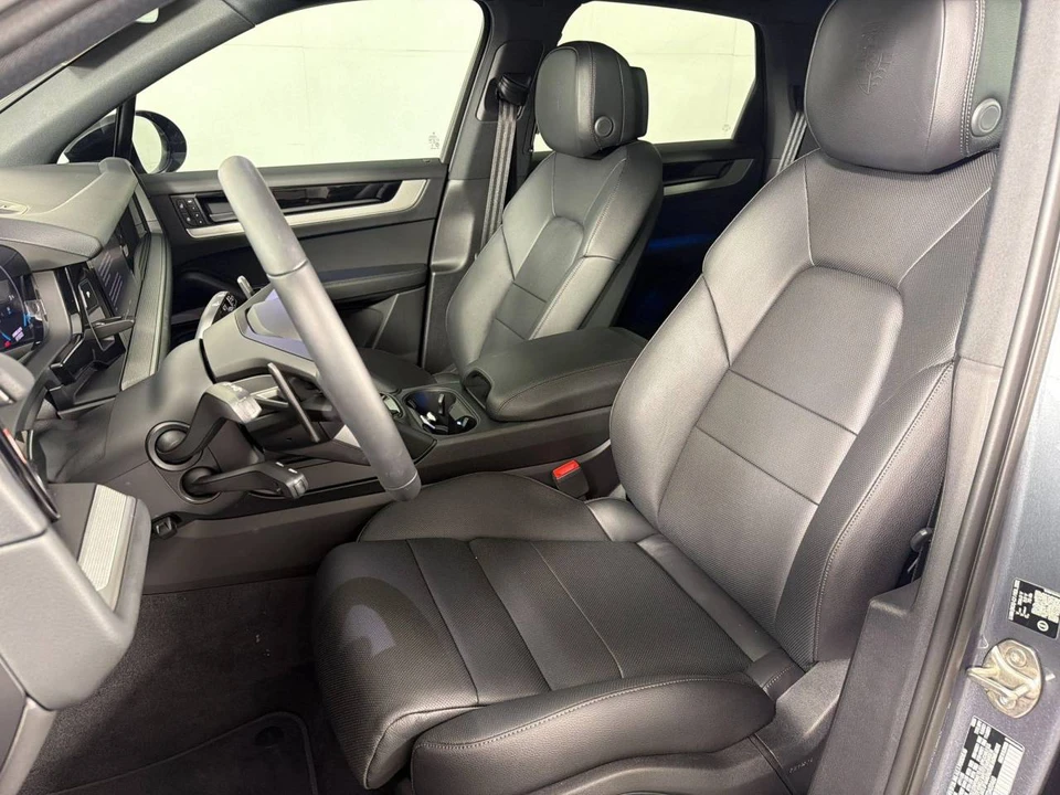 2026 Porsche Cayenne - Image 5 of 5