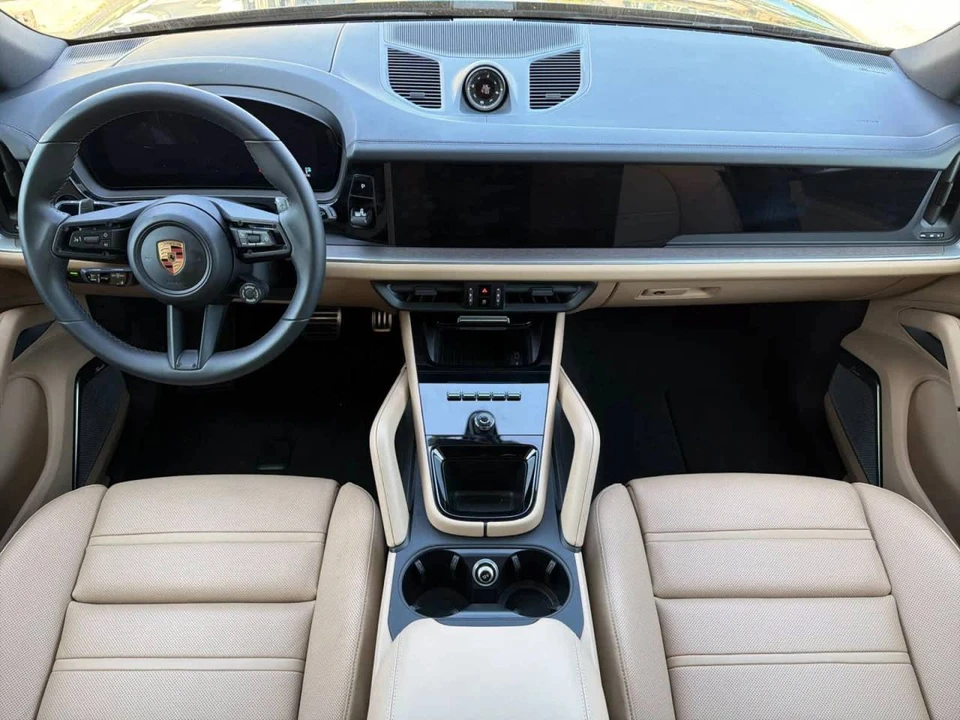 2026 Porsche Cayenne - Image 5 of 5