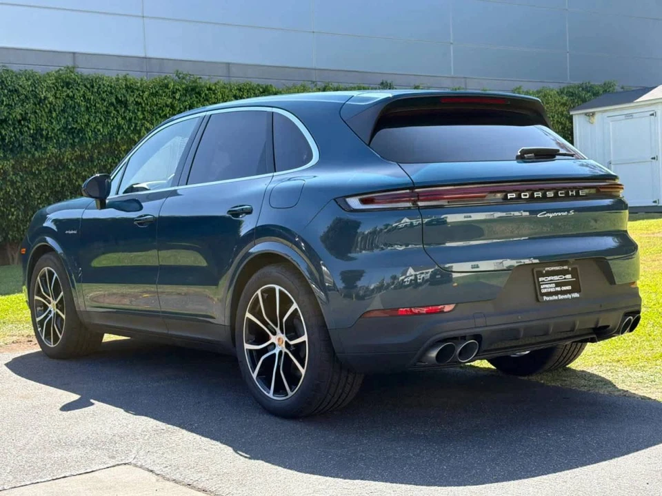 2026 Porsche Cayenne - Image 3 of 5
