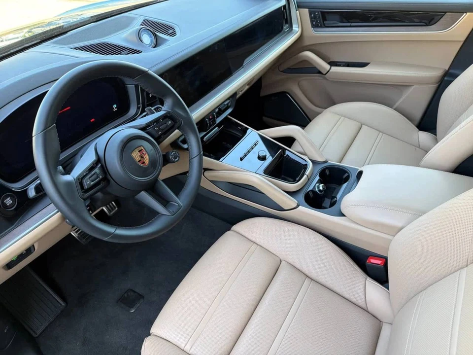 2026 Porsche Cayenne - Image 4 of 5
