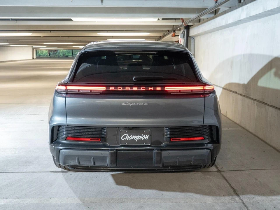 2026 Porsche 9Y0/9Y3 Cayenne S - Image 10 of 27