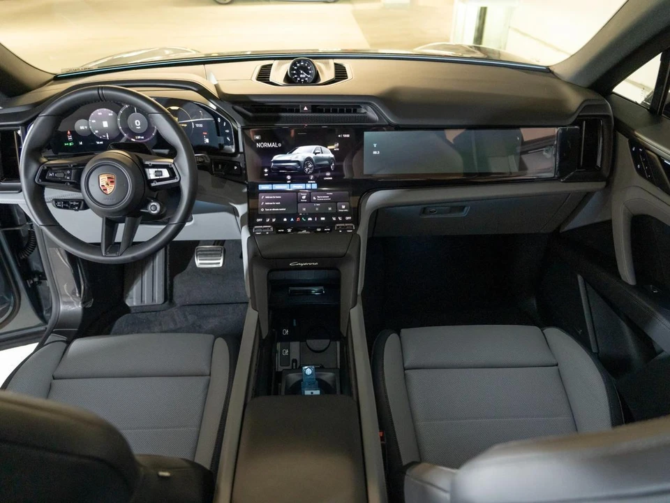 2026 Porsche 9Y0/9Y3 Cayenne S - Image 24 of 27