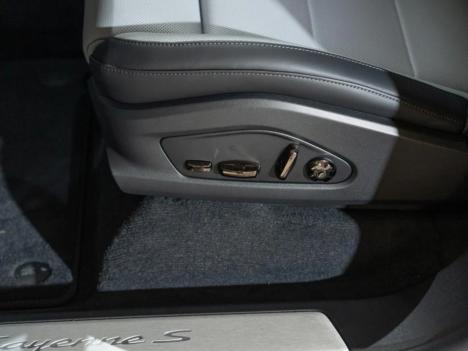 2026 Porsche 9Y0/9Y3 Cayenne S - Image 13 of 27