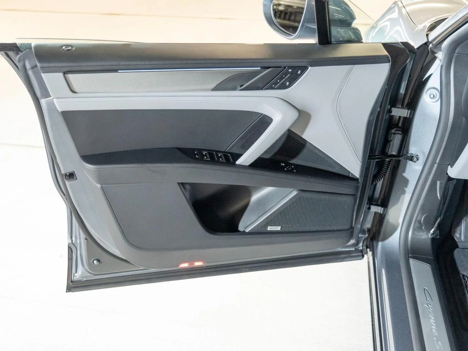 2026 Porsche 9Y0/9Y3 Cayenne S - Image 18 of 27