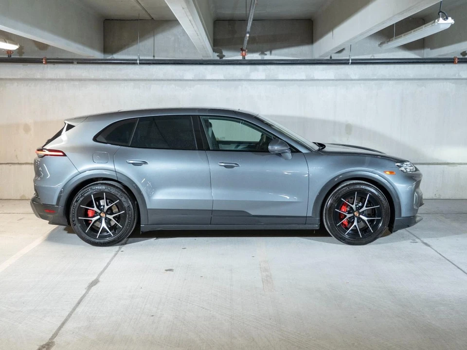 2026 Porsche 9Y0/9Y3 Cayenne S - Image 8 of 27