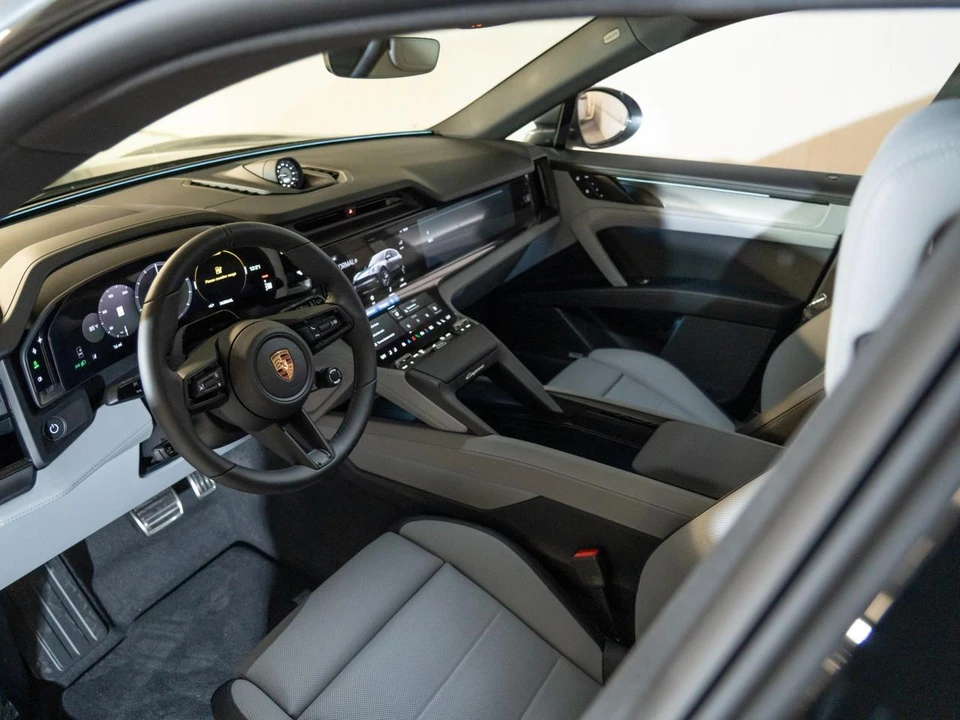 2026 Porsche 9Y0/9Y3 Cayenne S - Image 4 of 27