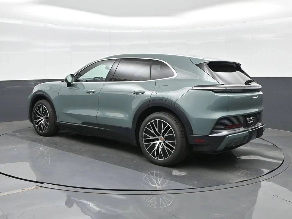 2026 Porsche 9Y0/9Y3 Cayenne S - Image 3 of 4