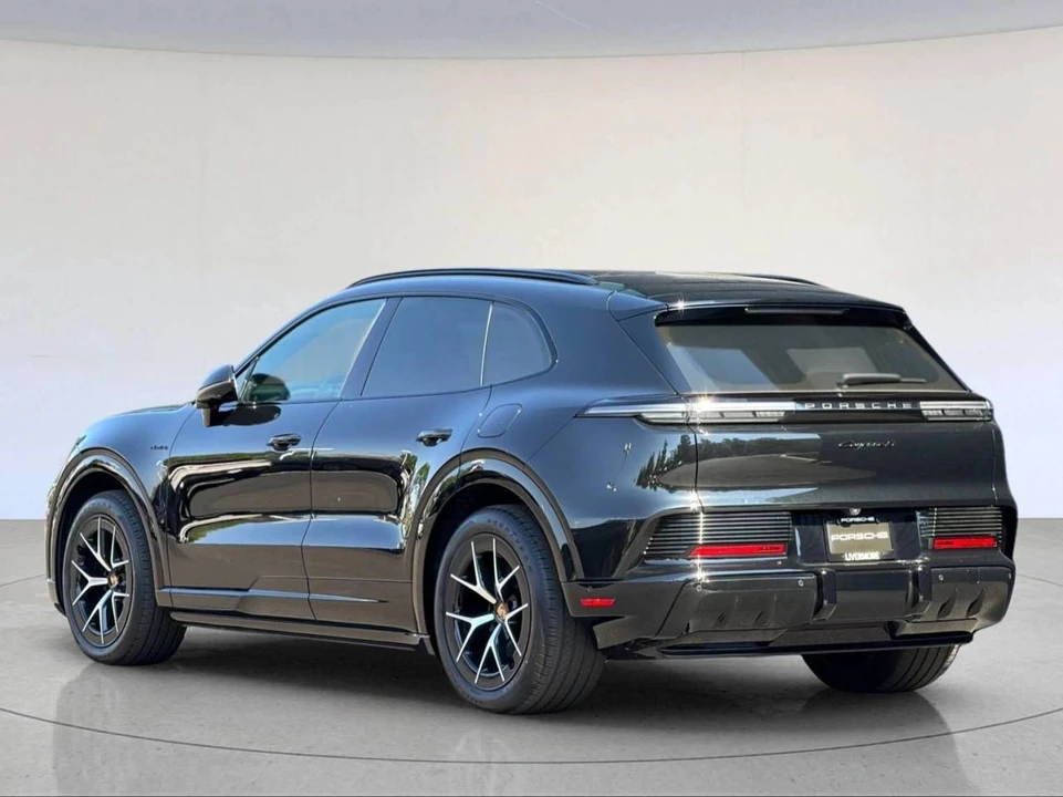 2026 Porsche 9Y0/9Y3 Cayenne S - Image 4 of 4