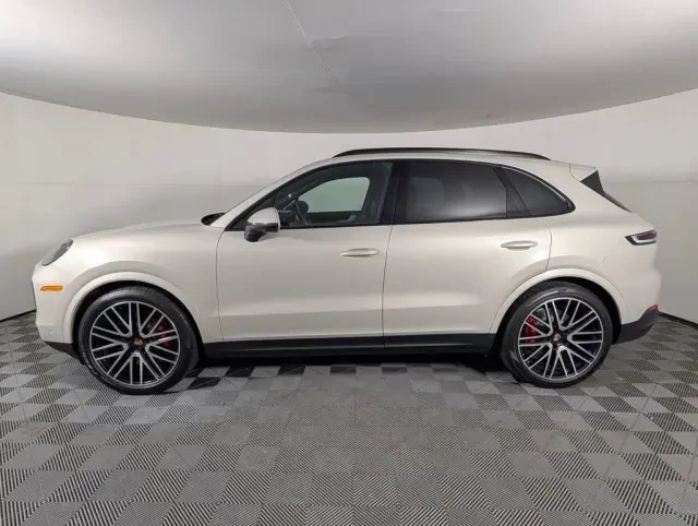 2026 Porsche 9Y0/9Y3 Cayenne S - Image 14 of 31