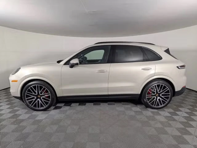 2026 Porsche 9Y0/9Y3 Cayenne S - Image 10 of 31