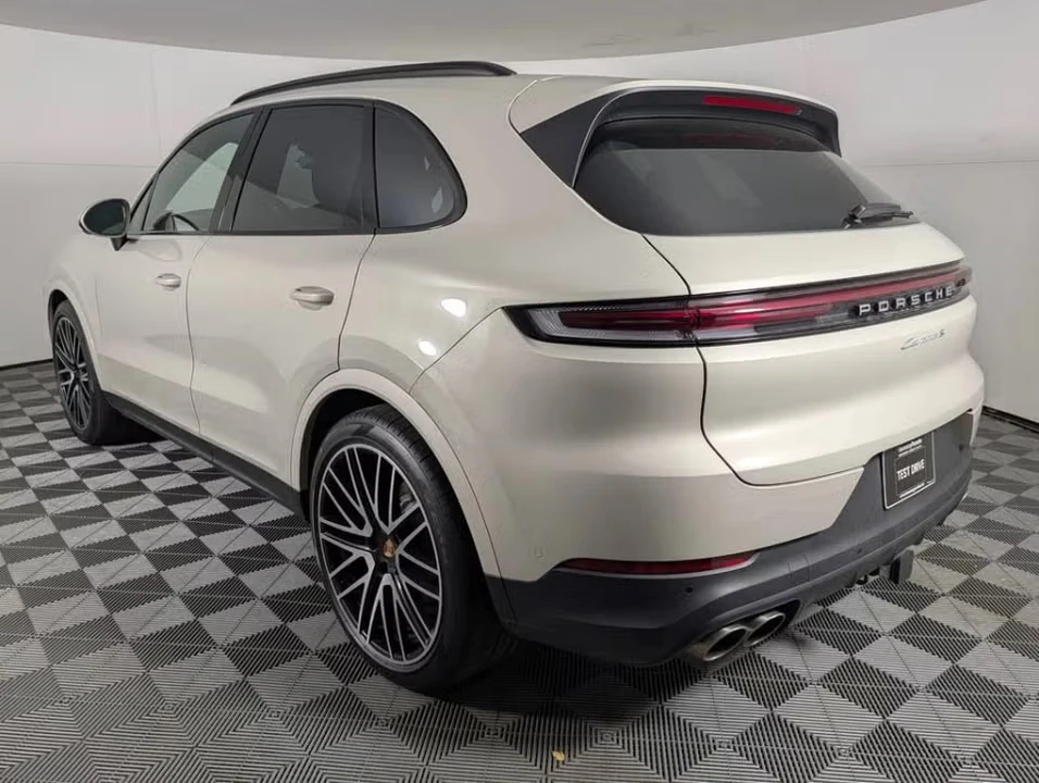 2026 Porsche 9Y0/9Y3 Cayenne S - Image 19 of 31