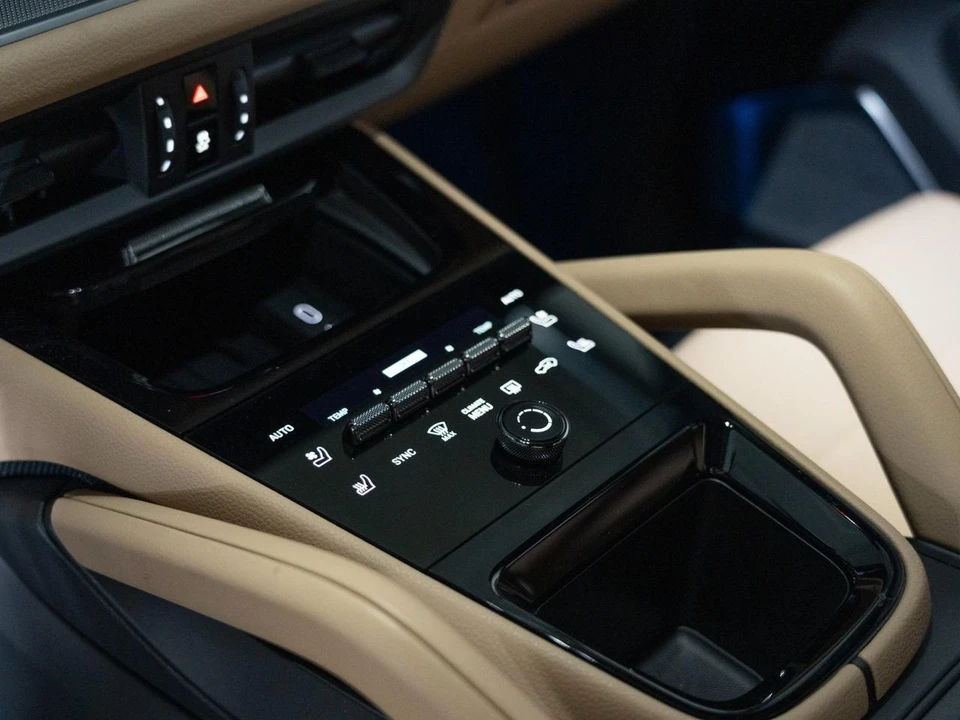 2026 Porsche 9Y0/9Y3 Cayenne S - Image 20 of 27