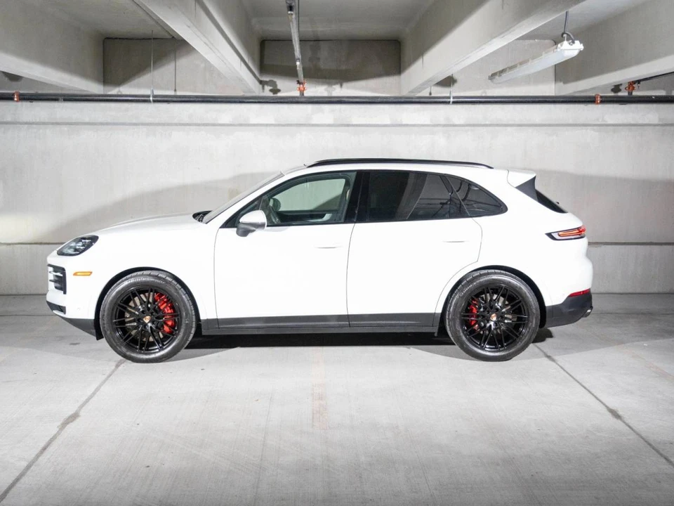 2026 Porsche 9Y0/9Y3 Cayenne S - Image 2 of 4