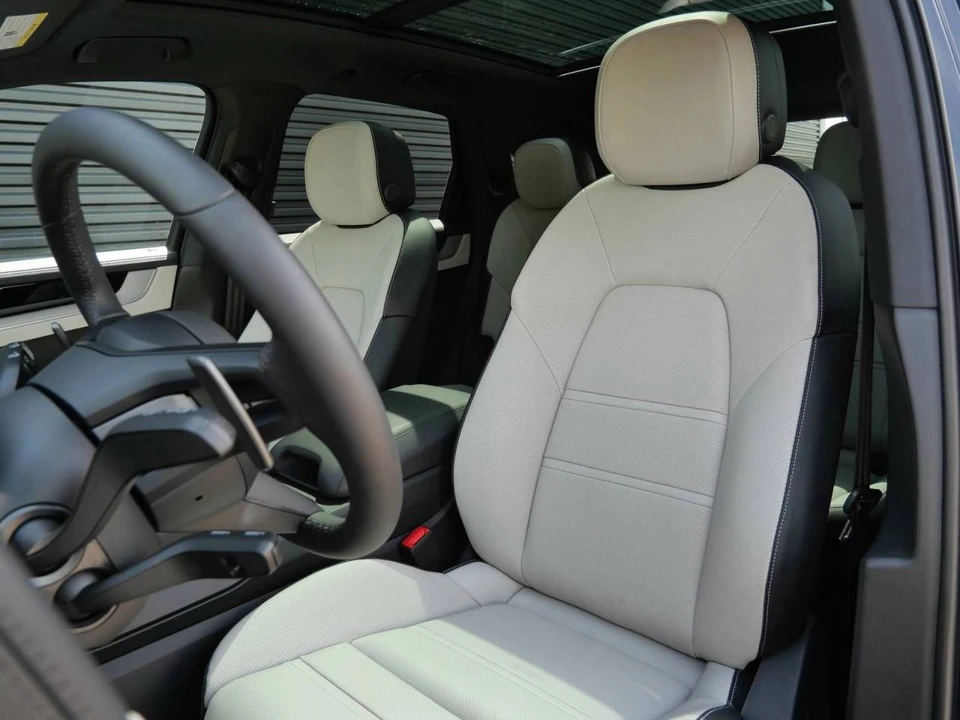 2026 Porsche 9Y0/9Y3 Cayenne S - Image 5 of 5