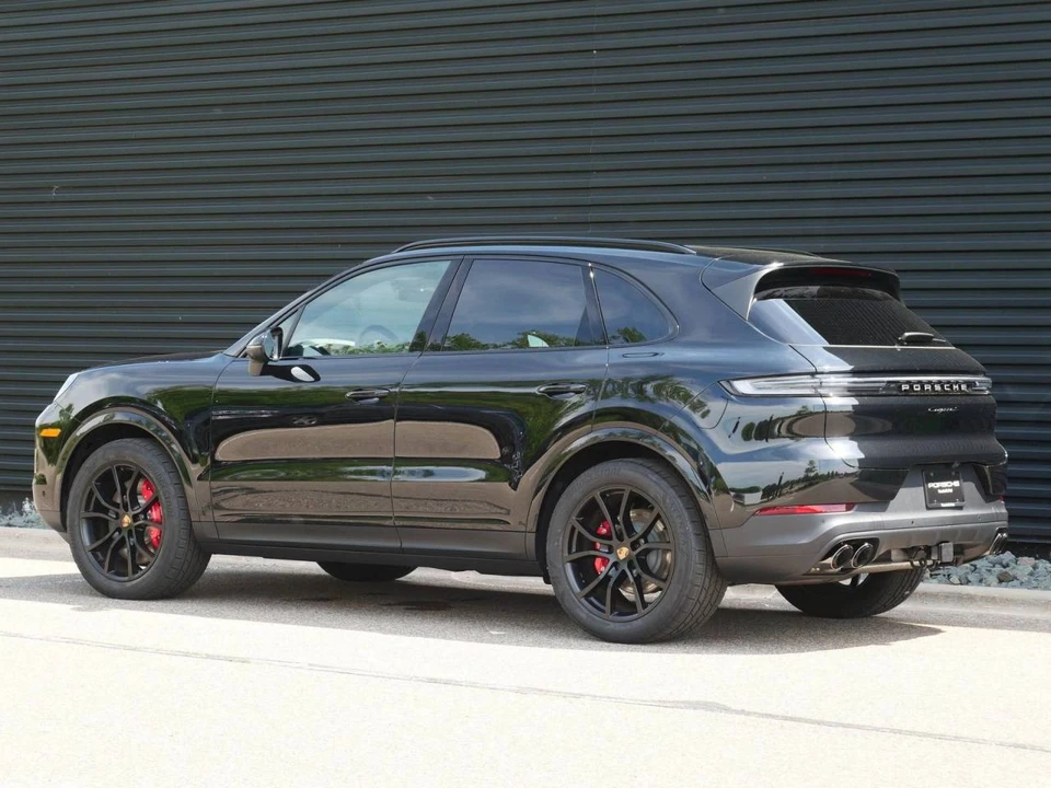 2026 Porsche 9Y0/9Y3 Cayenne S - Image 3 of 5