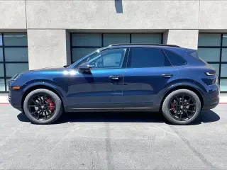 2026 Porsche 9Y0/9Y3 Cayenne S - Image 13 of 31