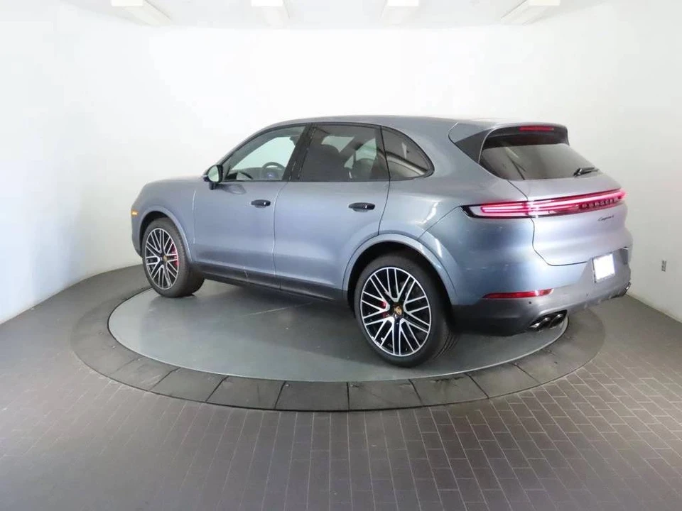 2026 Porsche 9Y0/9Y3 Cayenne S - Image 3 of 5