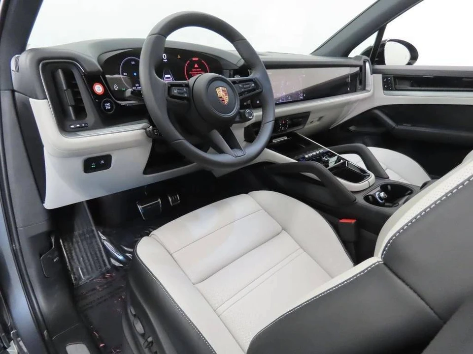 2026 Porsche 9Y0/9Y3 Cayenne S - Image 4 of 5
