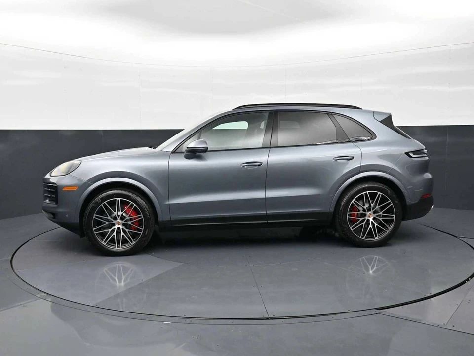 2026 Porsche 9Y0/9Y3 Cayenne S - Image 2 of 5