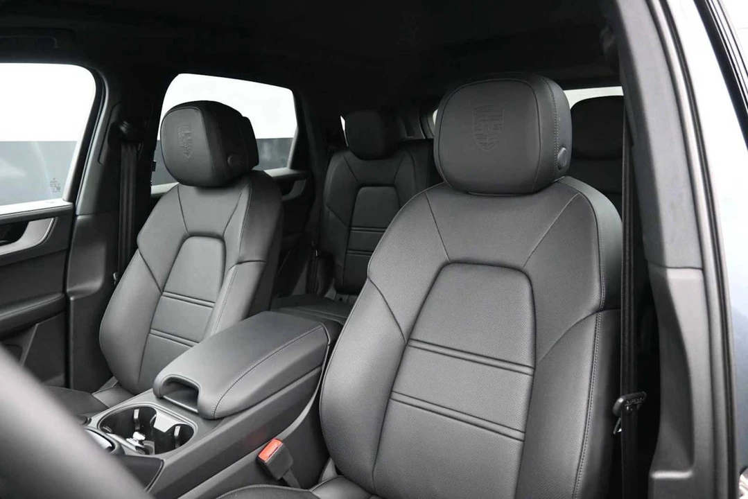 2026 Porsche 9Y0/9Y3 Cayenne S - Image 5 of 5