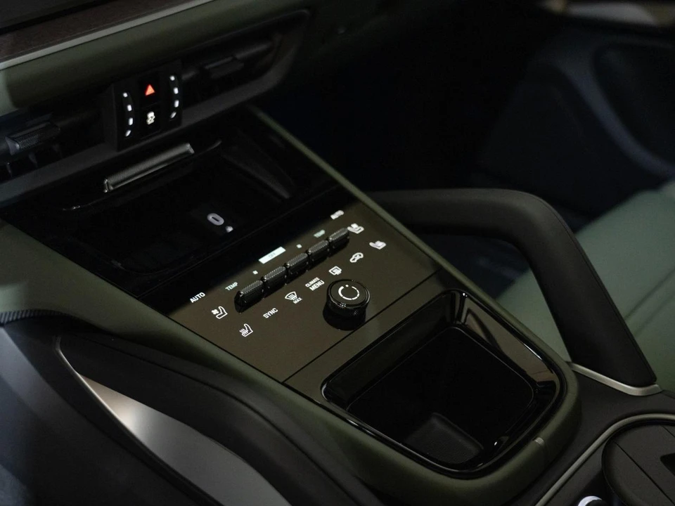 2026 Porsche 9Y0/9Y3 Cayenne S - Image 22 of 30