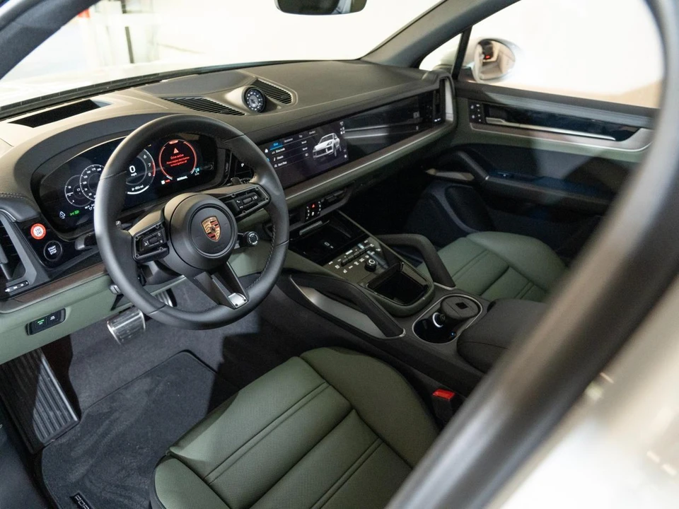 2026 Porsche 9Y0/9Y3 Cayenne S - Image 4 of 30