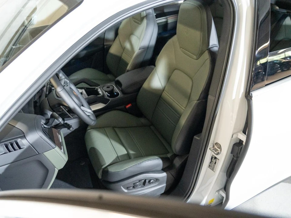 2026 Porsche 9Y0/9Y3 Cayenne S - Image 5 of 30
