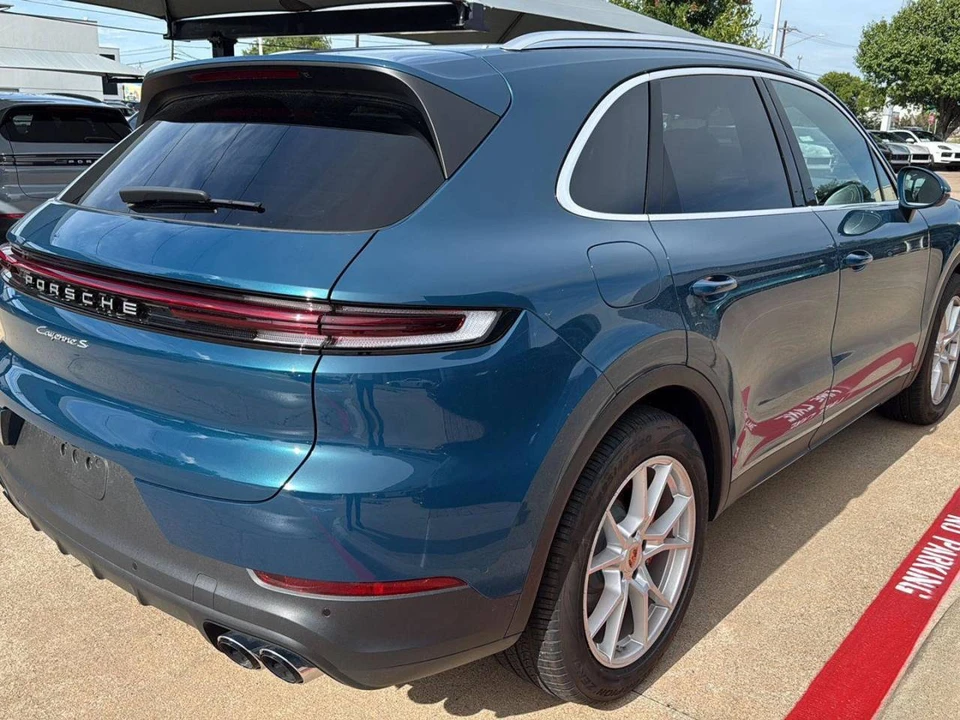2026 Porsche 9Y0/9Y3 Cayenne S - Image 3 of 5