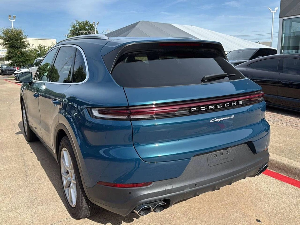 2026 Porsche 9Y0/9Y3 Cayenne S - Image 2 of 5