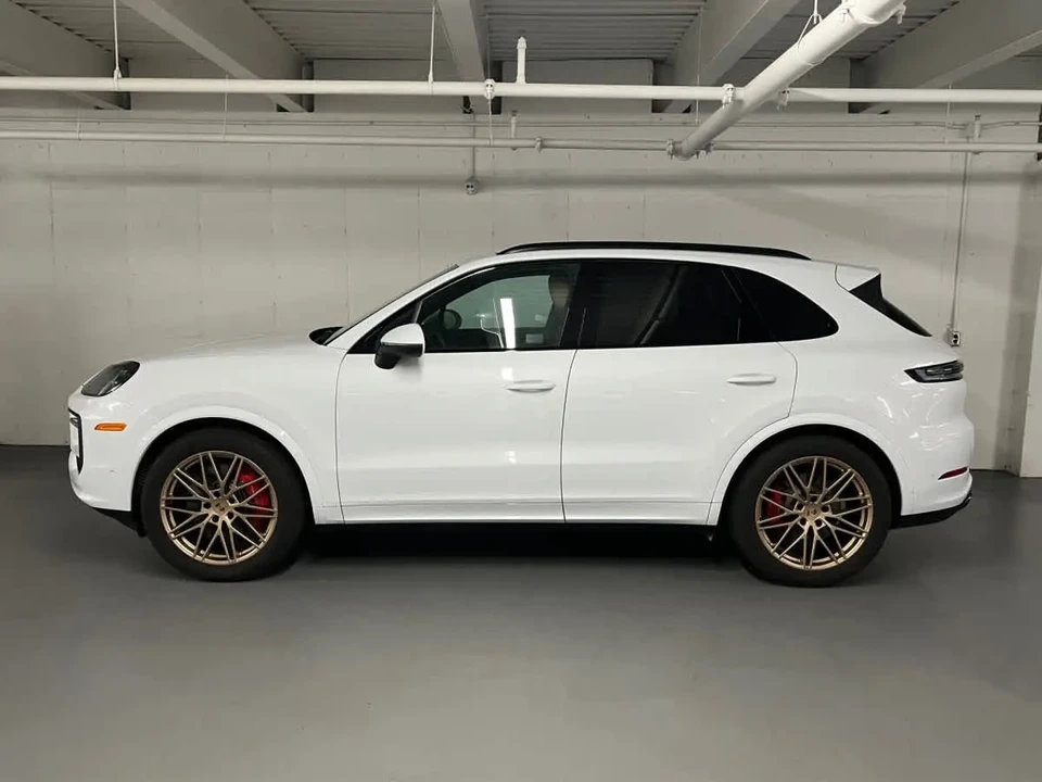 2026 Porsche 9Y0/9Y3 Cayenne S - Image 16 of 31