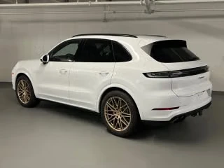 2026 Porsche 9Y0/9Y3 Cayenne S - Image 17 of 31