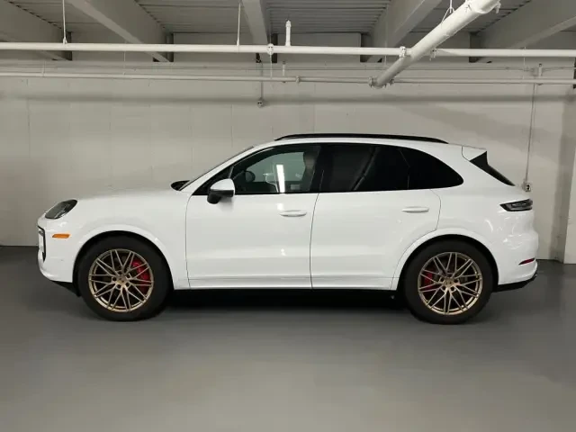 2026 Porsche 9Y0/9Y3 Cayenne S - Image 14 of 31
