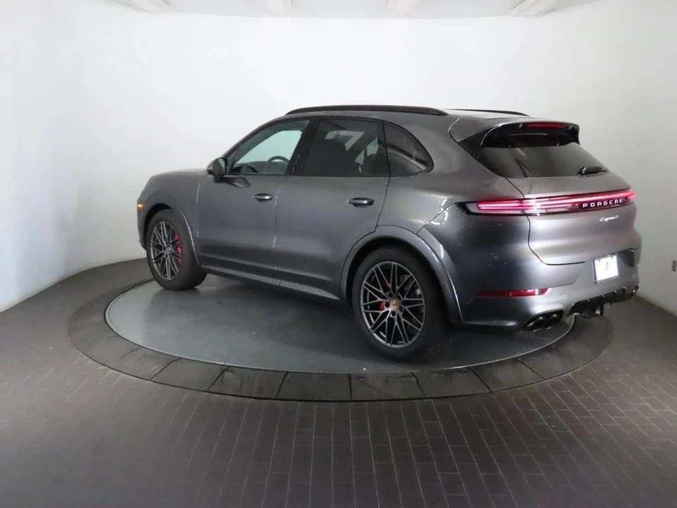 2026 Porsche 9Y0/9Y3 Cayenne S - Image 3 of 5
