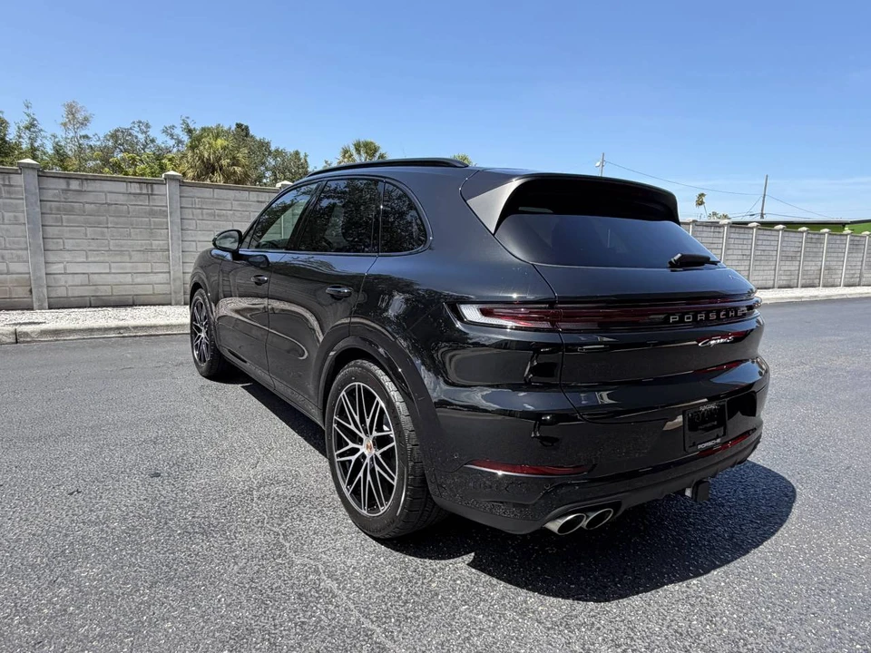 2026 Porsche 9Y0/9Y3 Cayenne S - Image 3 of 5