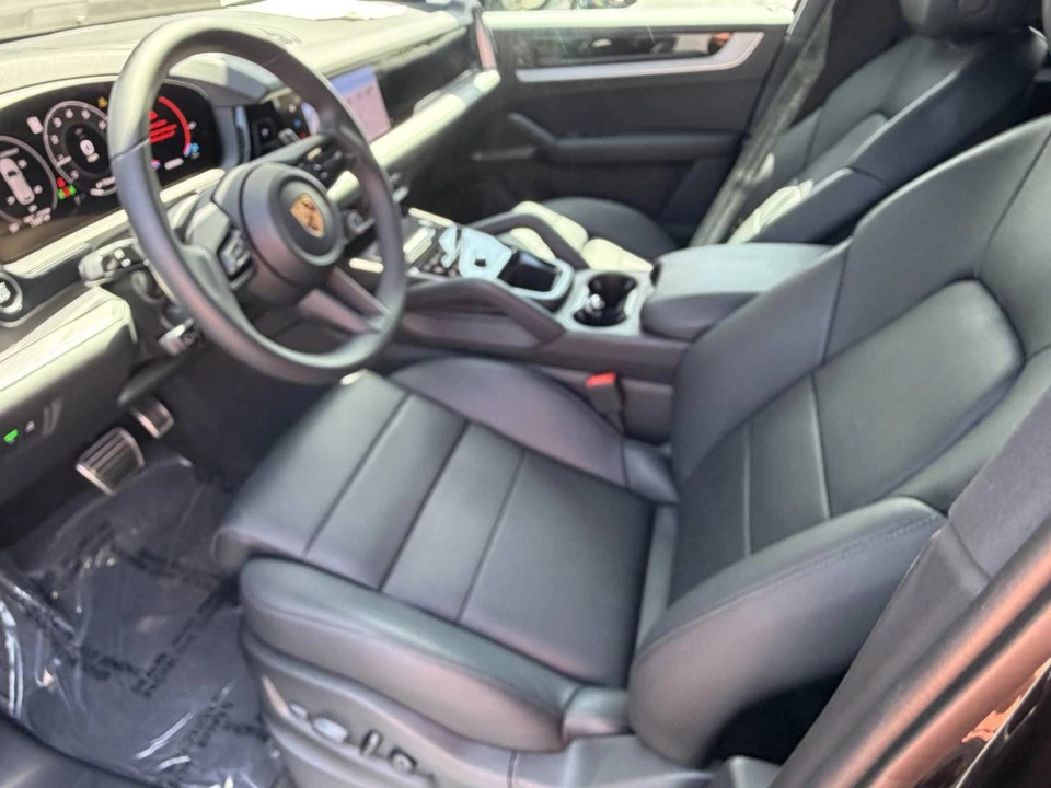 2026 Porsche 9Y0/9Y3 Cayenne S - Image 4 of 5