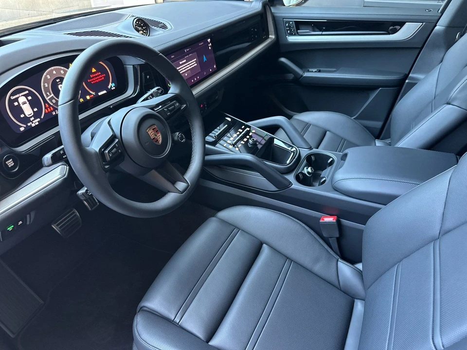2026 Porsche 9Y0/9Y3 Cayenne S - Image 4 of 31