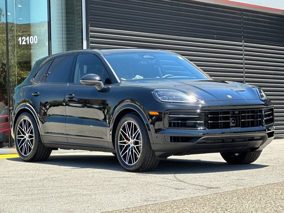 2026 Porsche 9Y0/9Y3 Cayenne S - Image 10 of 31