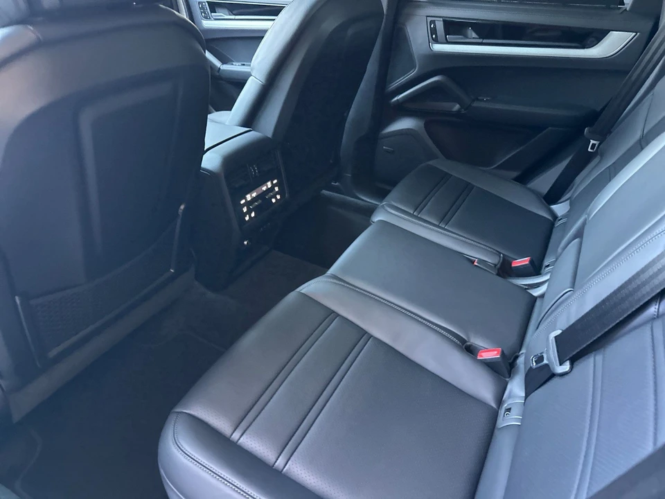 2026 Porsche 9Y0/9Y3 Cayenne S - Image 15 of 31