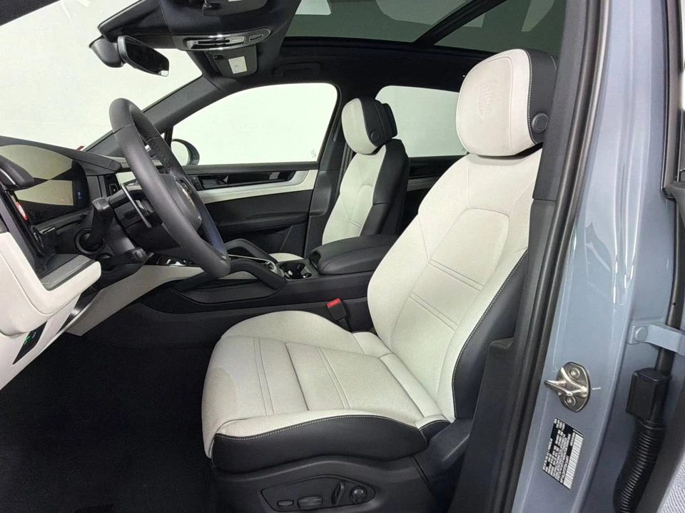 2026 Porsche 9Y0/9Y3 Cayenne S - Image 5 of 5