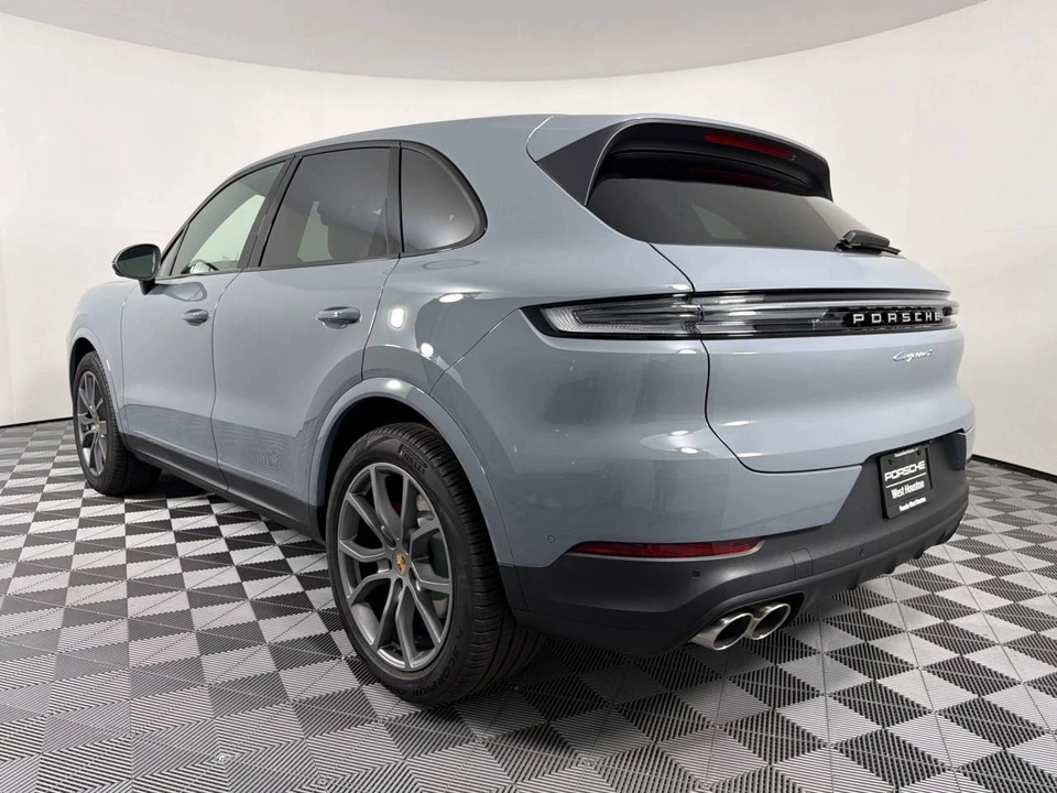 2026 Porsche 9Y0/9Y3 Cayenne S - Image 3 of 5